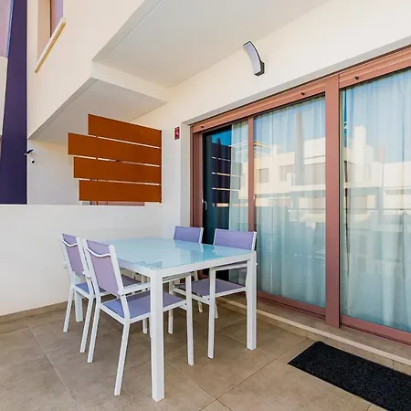 New Comfortable With 2 Bedrooms Near The Apartment