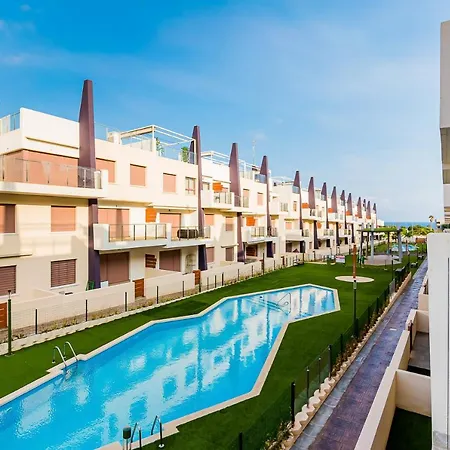 New Comfortable With 2 Bedrooms Near The
