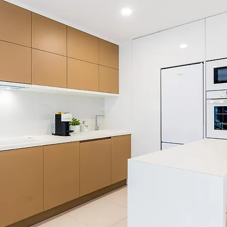 New Comfortable With 2 Bedrooms Near The