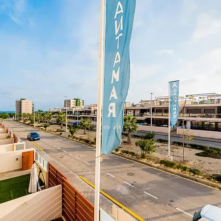 New Comfortable With 2 Bedrooms Near The Διαμέρισμα *