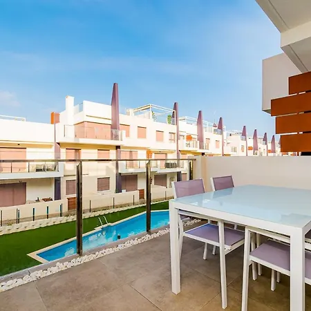 New Comfortable With 2 Bedrooms Near The Διαμέρισμα *