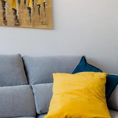 New Comfortable With 2 Bedrooms Near The